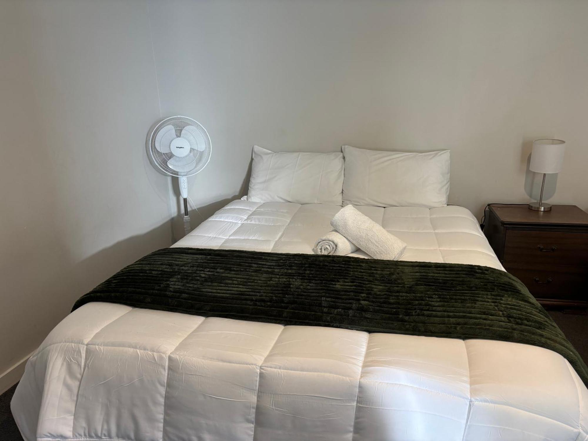Leopard Hotel Waipukurau ภายนอก รูปภาพ